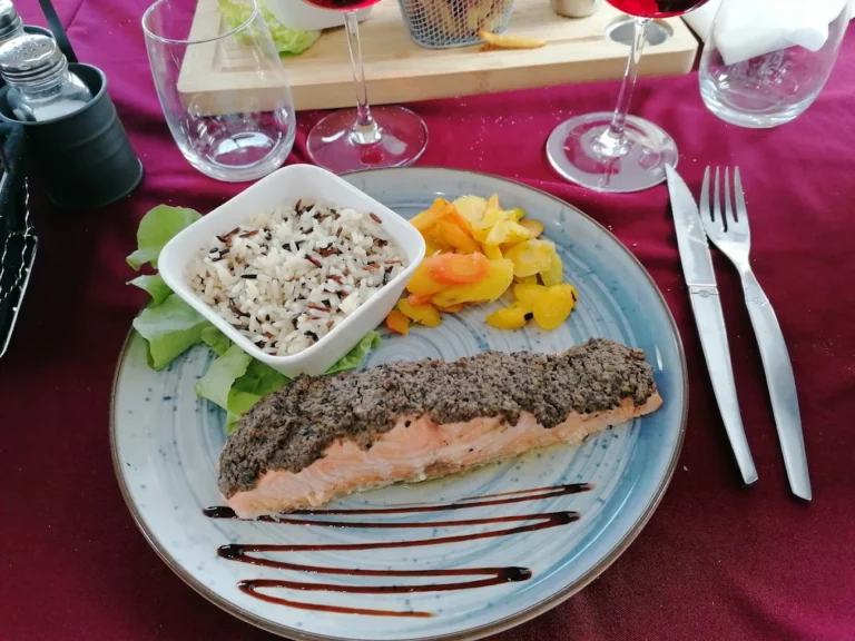 pave-saumon-frais-restaurant-traditionnel-targon